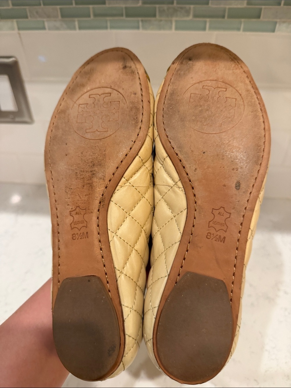 Tory Burch Cream Quilted Ballet Flats with Glam Gold Cap Toe Size 8.5 - Picture 8 of 10
